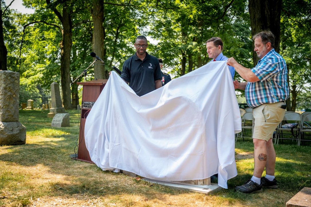 CTNG helps unveil burial marker for Civil War Soldier, parents’ refurbished gravestone