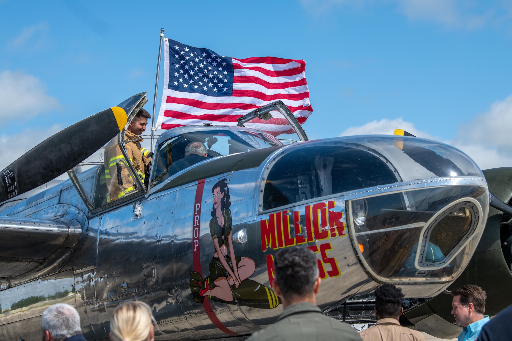Pathfinders tour a Douglas A-26C Invader