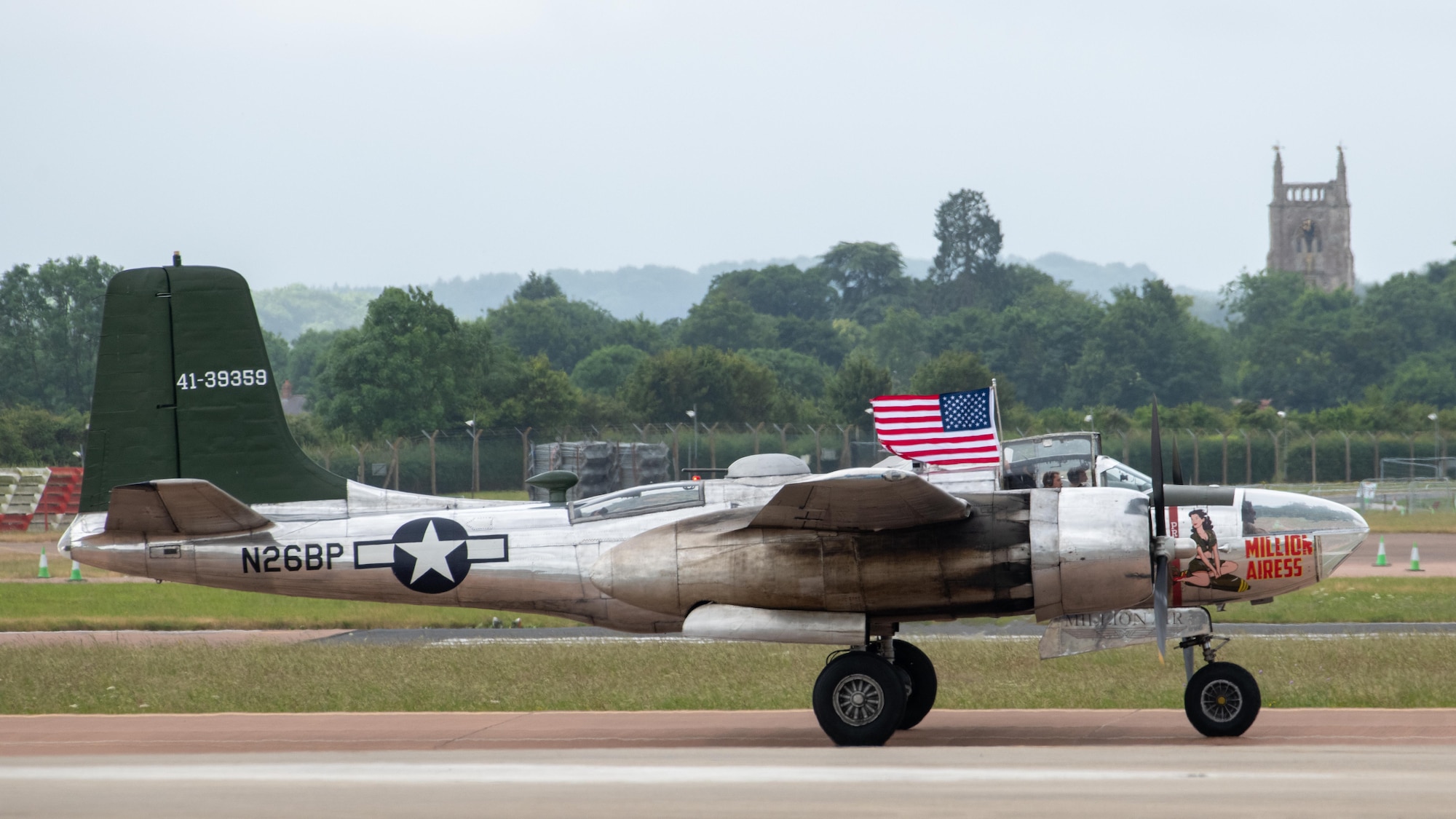 Douglas A-26C Invader “Million Airess” visits Pathfinders > 501st ...