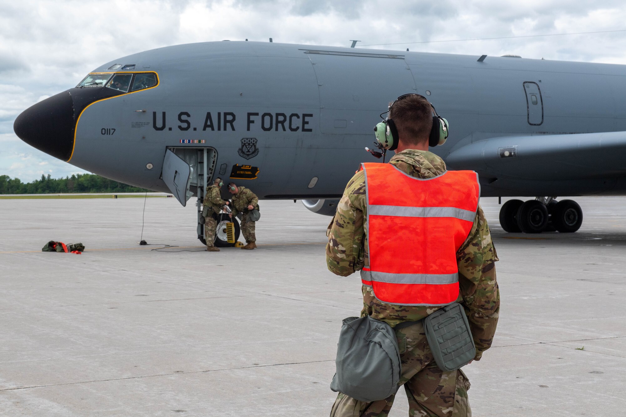EC-130J and KC-135 aircrews and ground support from the Pennsylvania Air National Guard’s 171st Air Refueling Wing and 193rd Special Operations Wing kept busy with hot ground refuelings/defuelings and hot crew swaps as part of Exercise Iron Keystone 2024 missions bringing them to Fort Drum, N.Y