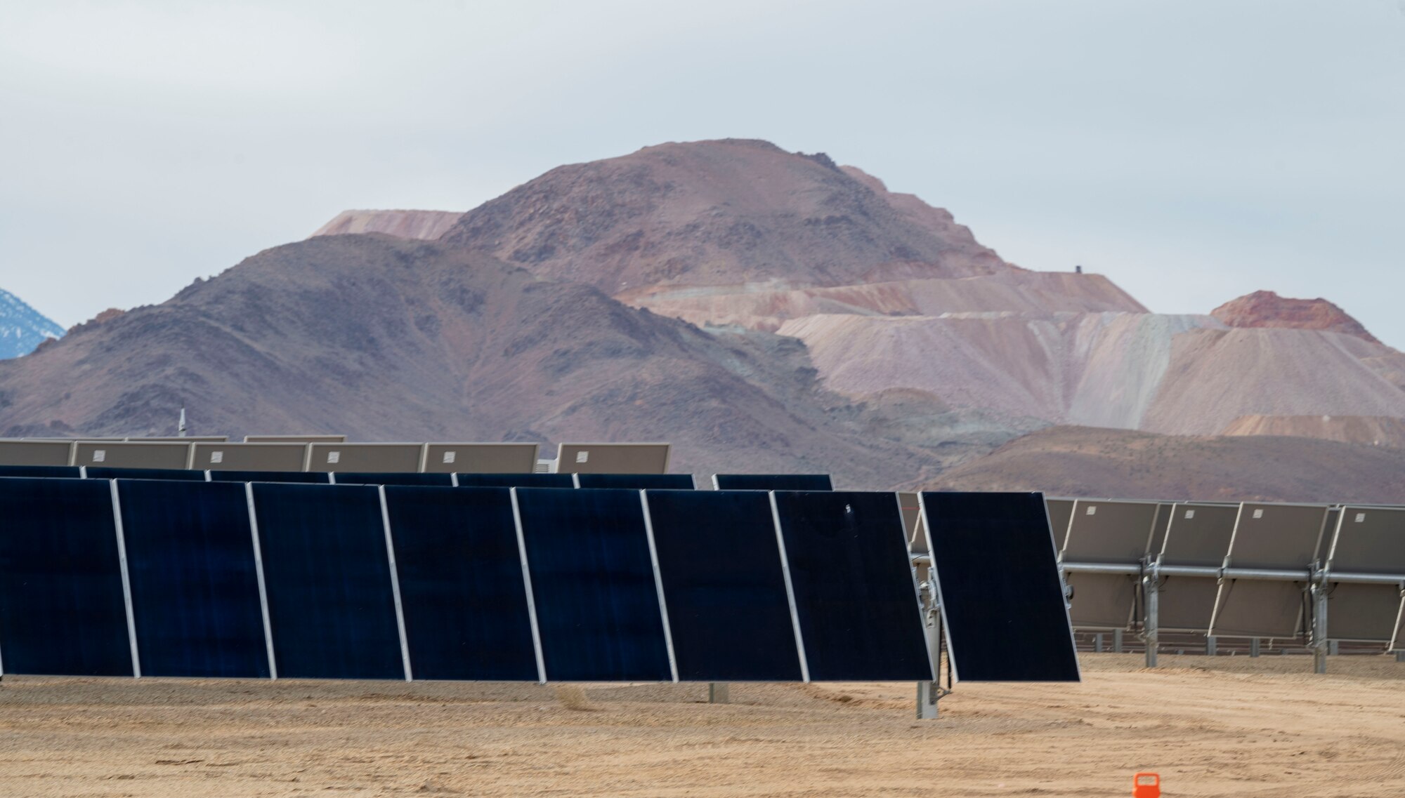 Edwards AFB’s Sanborn Solar Storage Project won the Presidential Federal Sustainability Award in the Advancing Carbon-Free Electricity category. Its solar array became one of the world’s largest solar and battery storage projects, spanning more than 4,000 acres of public and private lands. This record-setting project marks the largest private-public partnership in Department of Defense history and reflects DoD’s commitment to a more resilient, clean energy future.