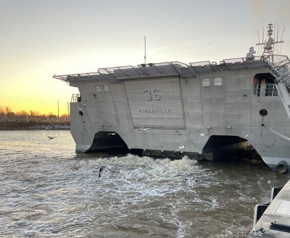 The USS Kingsville’s (LCS 36) drive systems are tested prior to underway demonstrations for Acceptance Trials at Austal USA’s shipyard in Mobile, Alabama, January 31