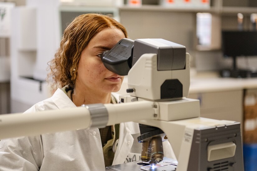 The 6th MSS laboratory oversees the shipment of more than 200 healthcare diagnostic tests per day. The new Air Force generation model (AFFORGEN) is designed for Airmen to train together and deploy together; services across MacDill AFB have adjusted their capacities to support mission requirements. (U.S. Air Force photo by Senior Airman Zachary Foster)