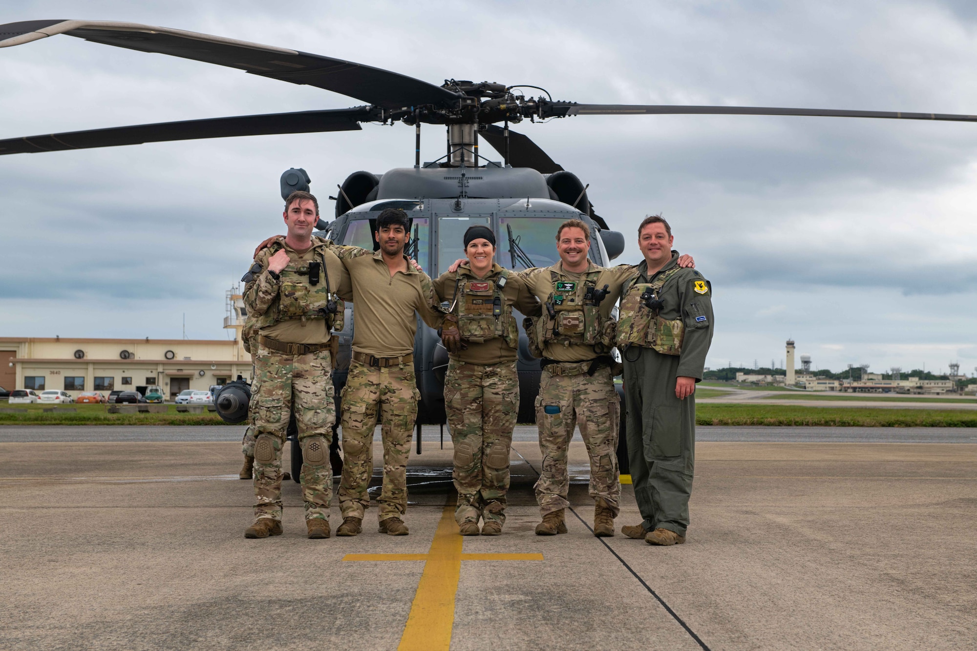 HH-60W Jolly Green II aircrew posing for group photo