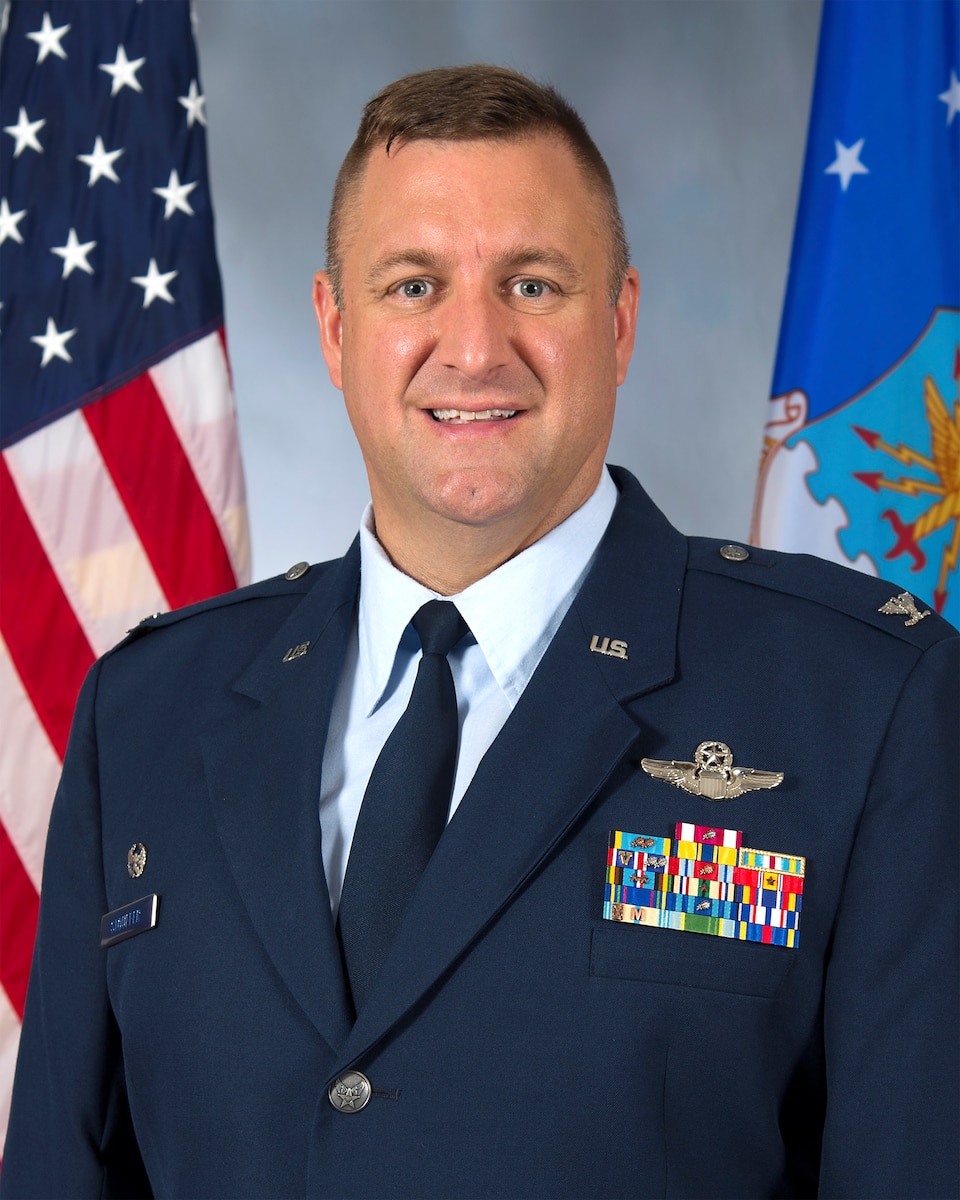 Commander of the 911th Airlift Wing