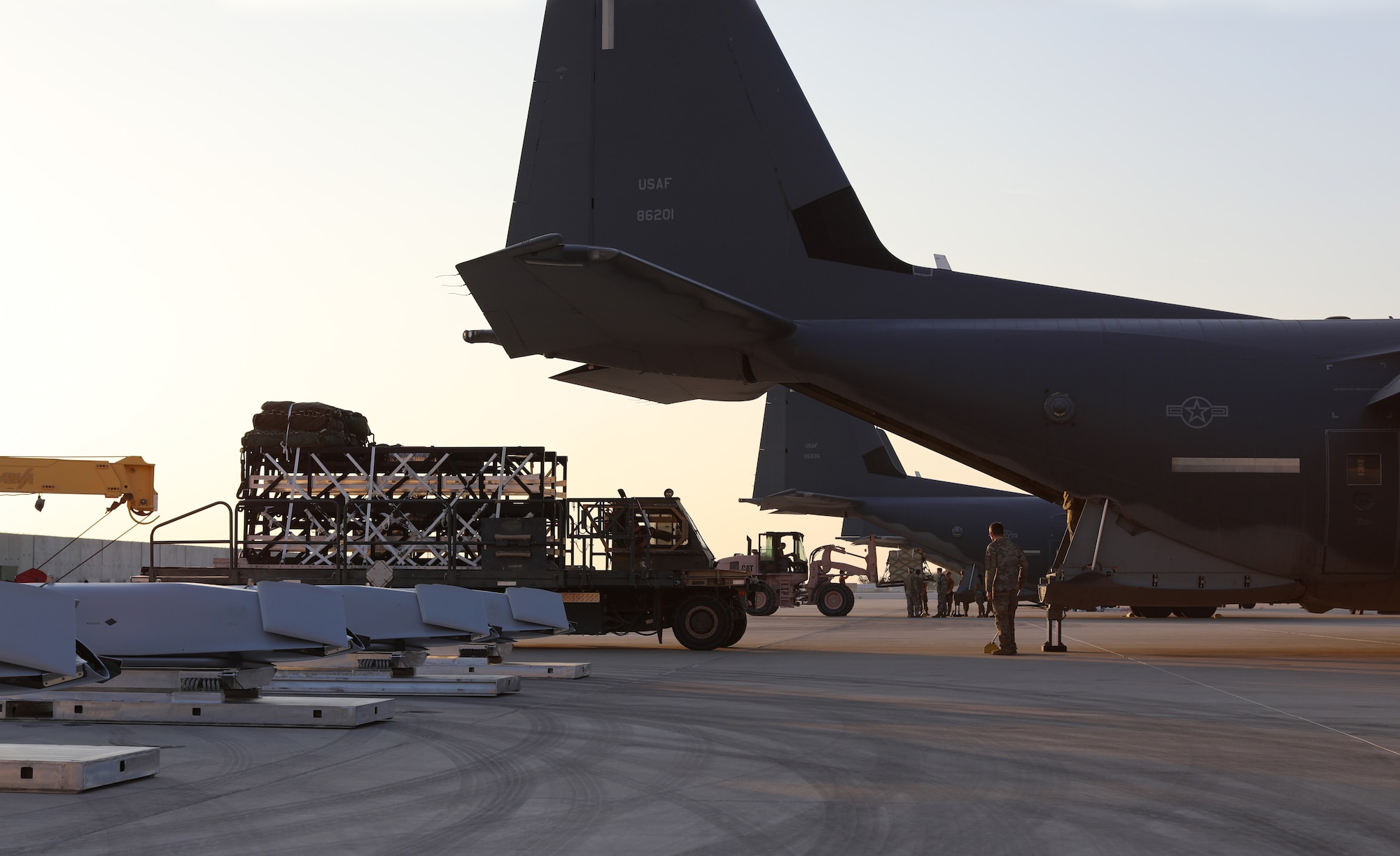 U. S. Special Operations Task Group-Central and Air Forces Central Airmen conduct orientations and static on-load/off-load familiarization rehearsals.