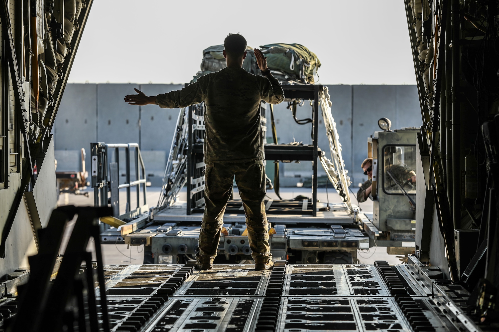 U. S. Special Operations Task Group-Central and Air Forces Central Airmen conduct orientations and static on-load/off-load familiarization rehearsals.
