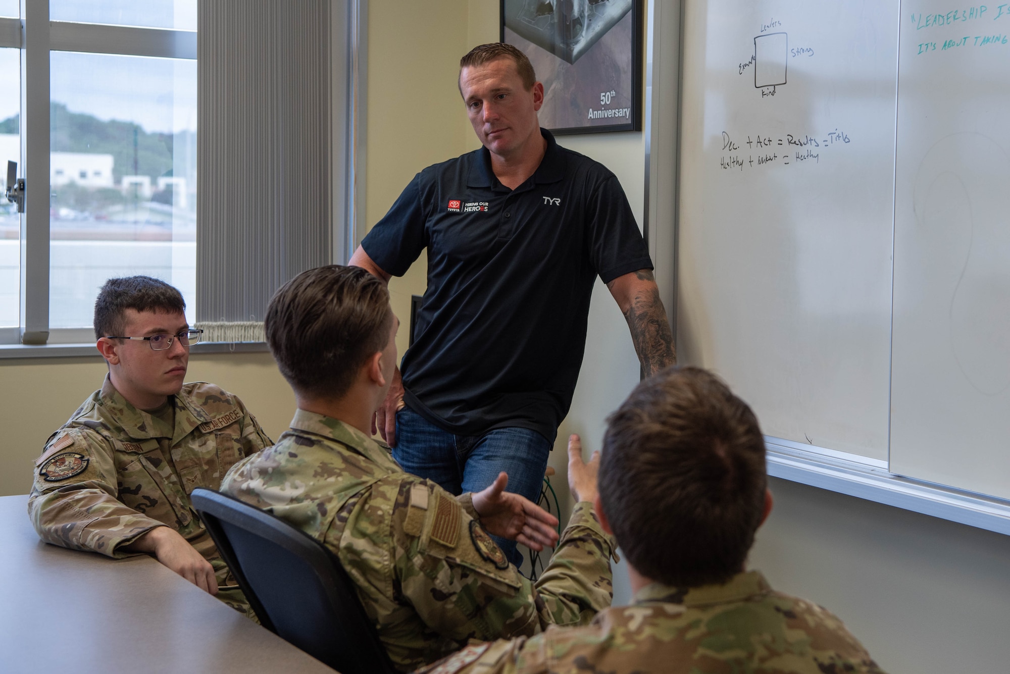 Dakota Meyer talking with Kadena Airmen