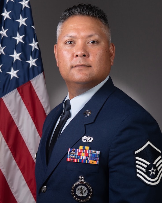 Official portrait of Master Sgt. Jeffrey C. Lowe