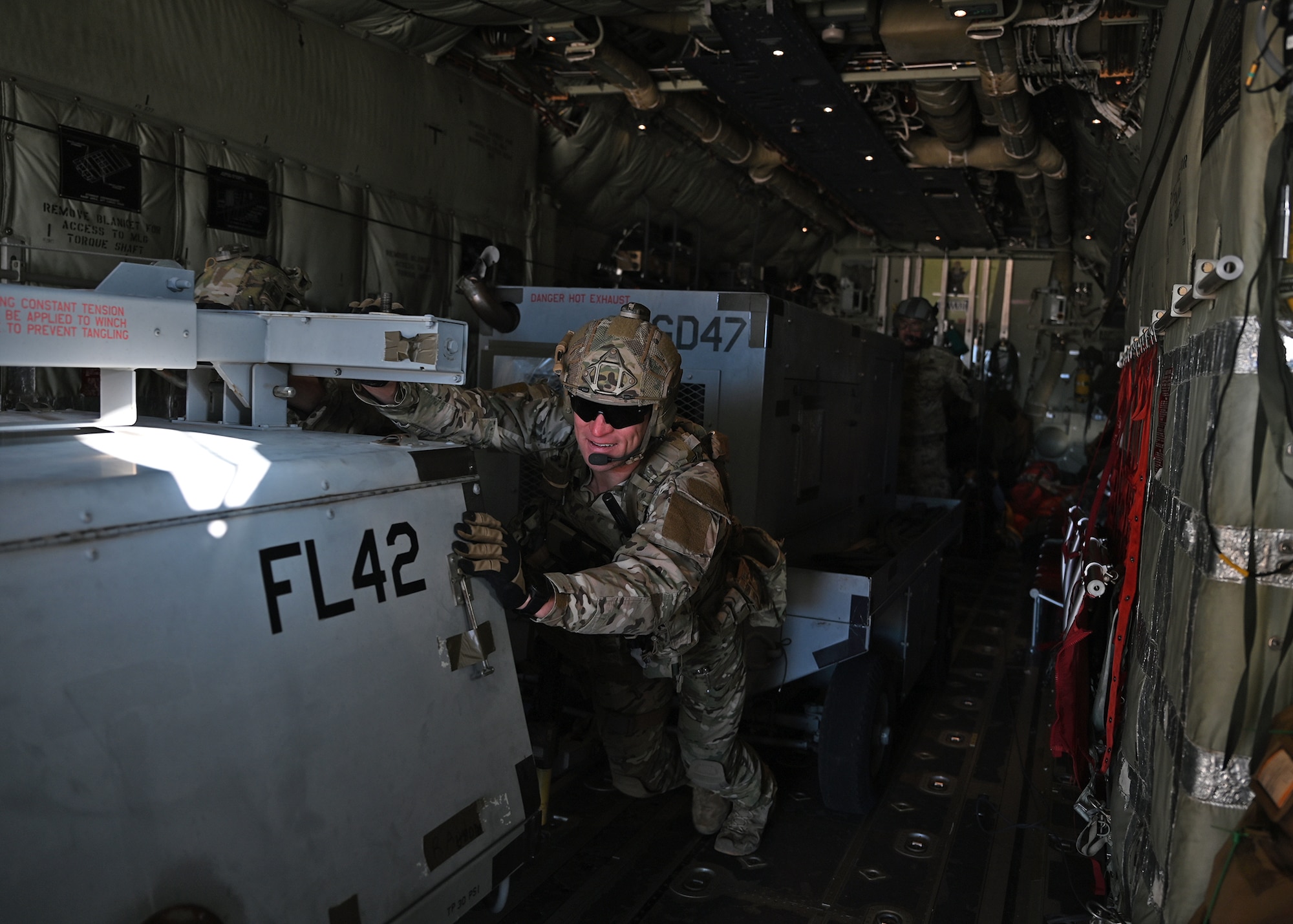 ace•US AIR FORCE•STS Special Warfare and Combat Rescue Airmen demonstrate ACE