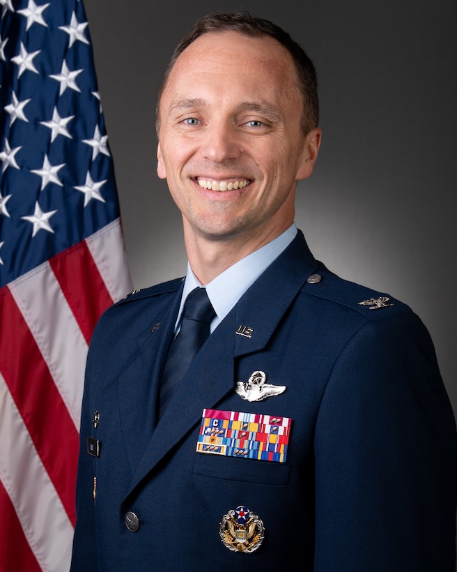 Official portrait of Col. Brock Lange