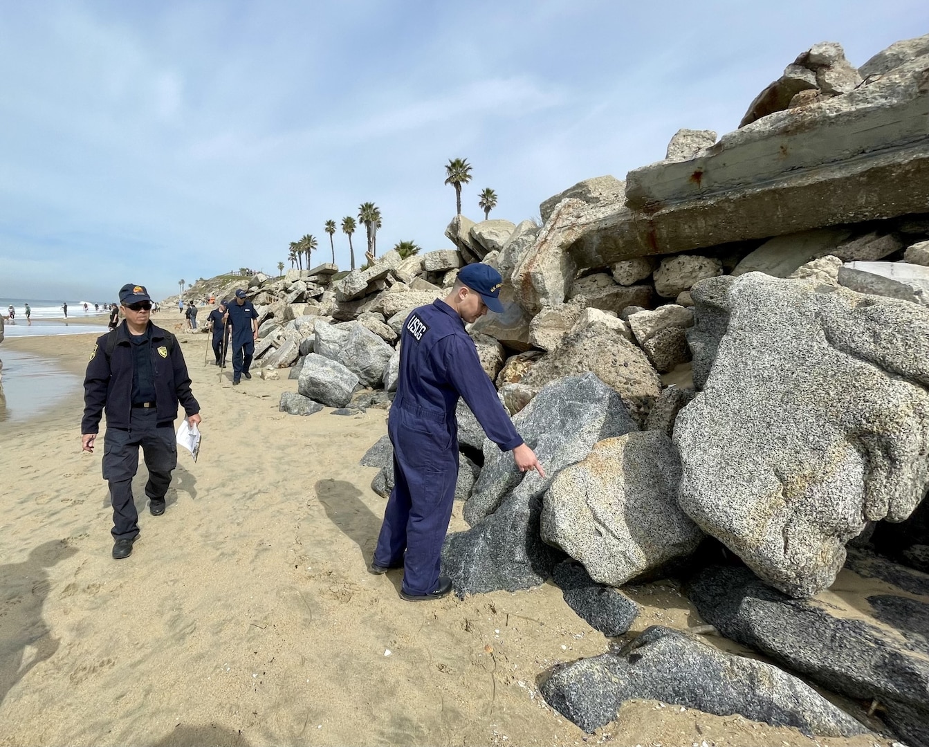 Unified Command has concluded the response Monday to an oil sheen that was observed offshore of Huntington Beach.
Over the weekend cleanup crews recovered approximately 85 gallons of product from offshore recovery efforts and removed roughly 1,050 pounds of oily waste/sand and tar balls from the shoreline. Official quantification of product collected throughout the response is ongoing.