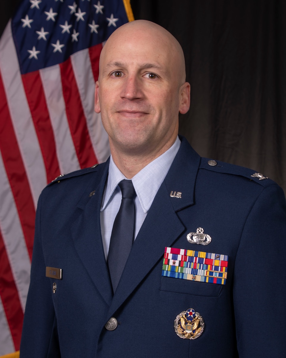Col. Andrew St. Jean official photo. (U.S. Air National Guard photo by Randy Burlingame)