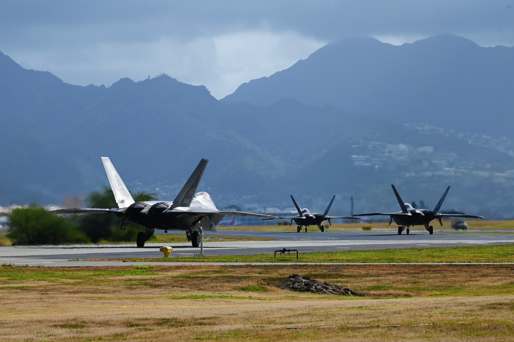 3 F-22 Raptors