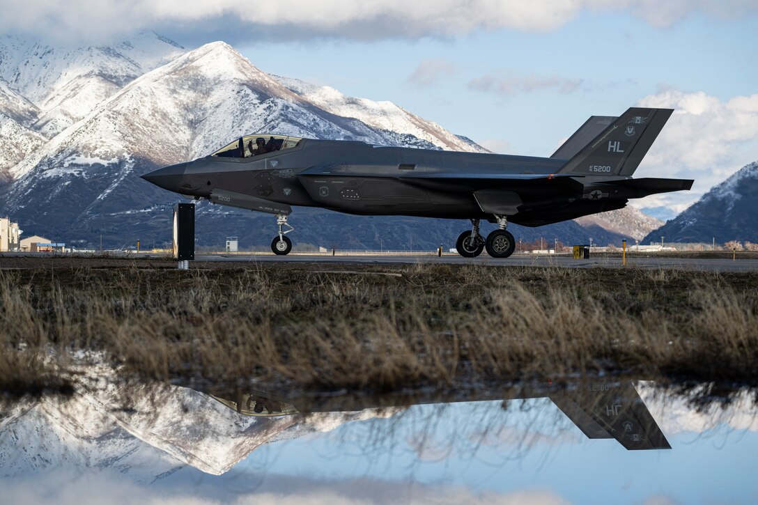 Capt. Melanie Kluesner, F-35A Lightning II Demonstration Team pilot and commander, taxis off the runway