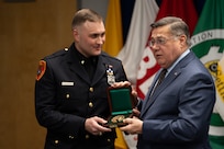 Army Reserve MP Soldier receives medal for civilian heroism