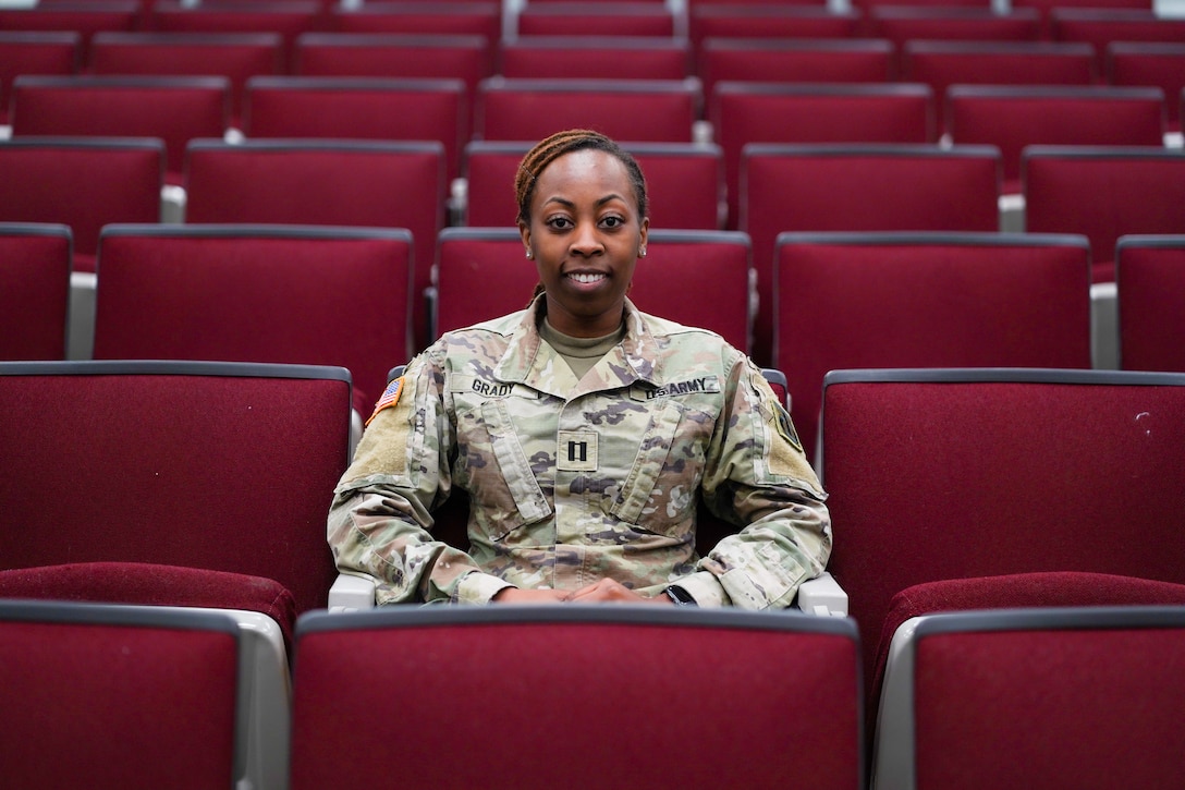 Sisters in command: Army Reserve Soldiers navigate challenges together
