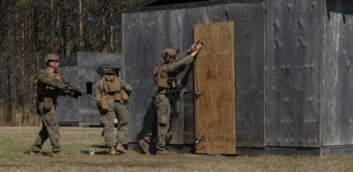 24th MEU Conducts Urban Breaching Exercise