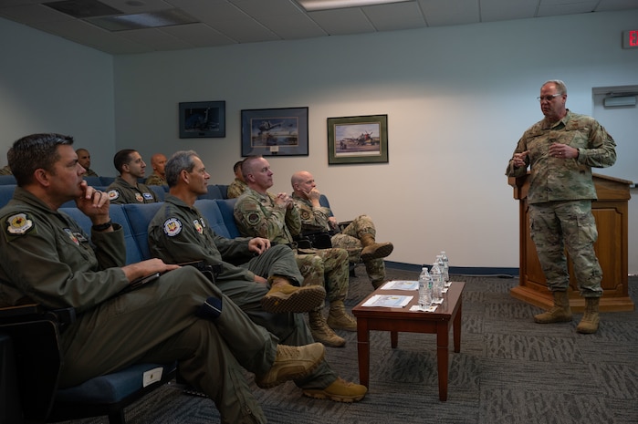 COMACC talking with Airmen