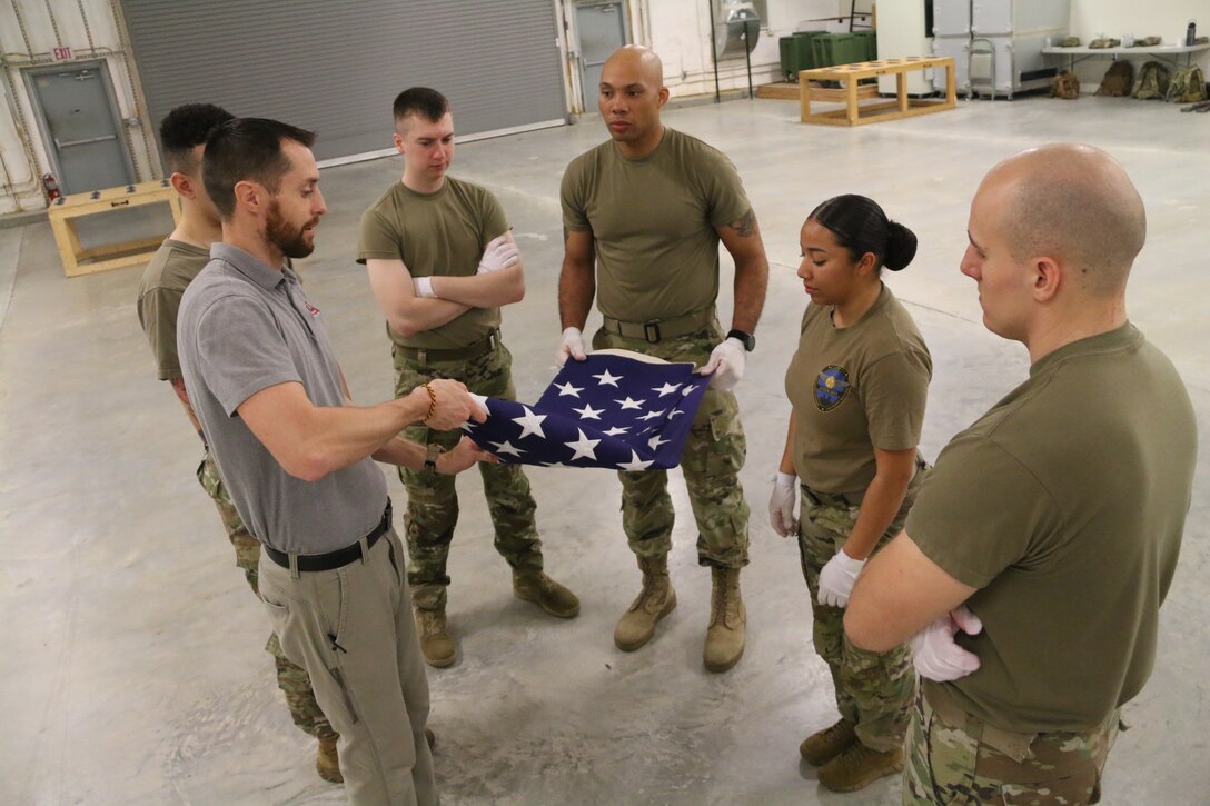 Soldiers conduct funeral honors training