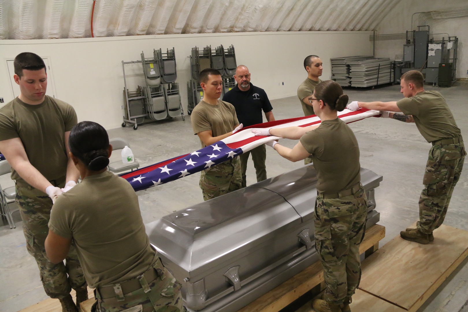 Soldiers conduct funeral honors training