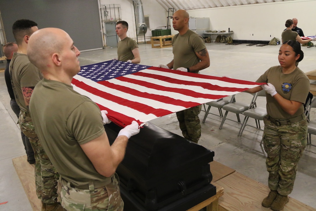 Soldiers conduct funeral honors training