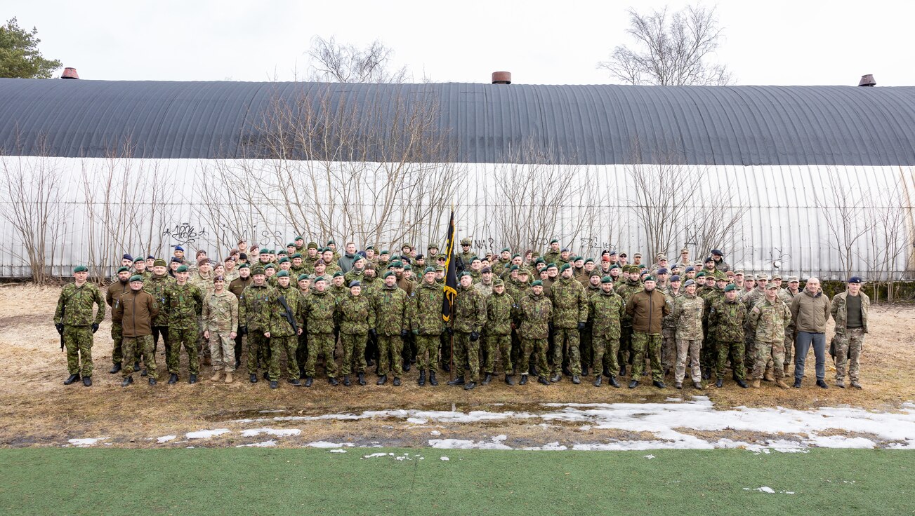 Members of the Estonian Division (ESTDIV), 4th SFAB, 291st DLD (Maryland ARNG), US Army CAC, and 244th DLD gather at the closing ceremony of Warfighter 24.3 in Tallinn, Estonia.