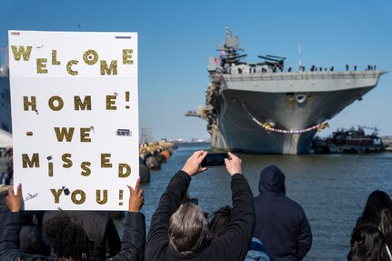 The Wasp-class amphibious assault ship USS Bataan (LHD 5)