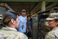 The team traveled out to the Olancho Department, working hand-in-hand with students from the Universidad Nacional de Agricultura in Olancho, to deworm & administer antibiotics and vitamins to over three hundred cattle.