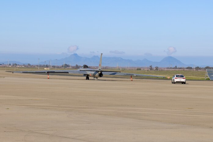U.S. Air Force TU-2s Dragon Lady 1078 taxi’s out for its first high flight after almost three years of maintenance at Beale Air Force Base, California, Feb. 22, 2024.