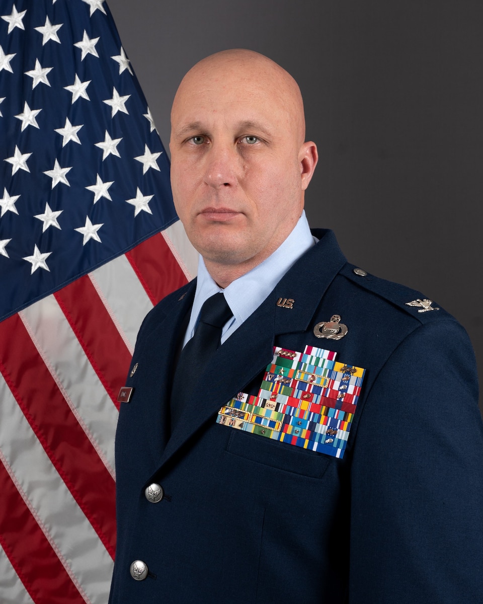 Official photo for Col. Brian C. Brooks, 755th Intelligence, Surveillance and Reconnaissance Group at Joint Base Langley-Eustis, Va.