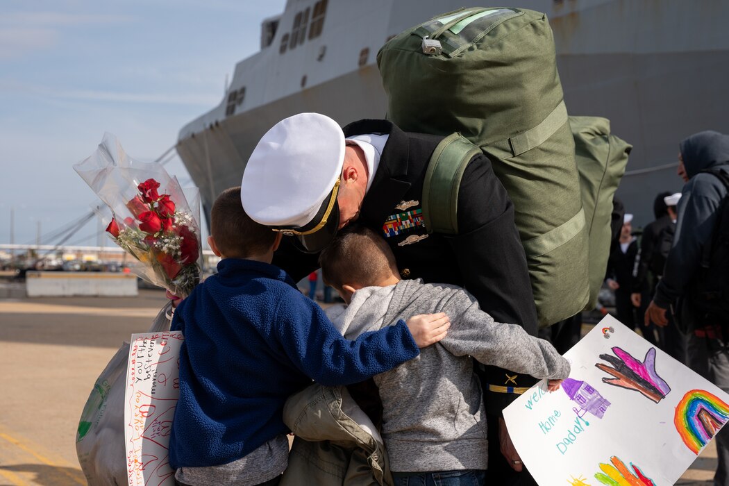 USS Mesa Verde (LPD 19) returns to Naval Station Norfolk.