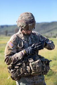 Army Reserve Soldiers conduct weapons qualification for Best Warrior