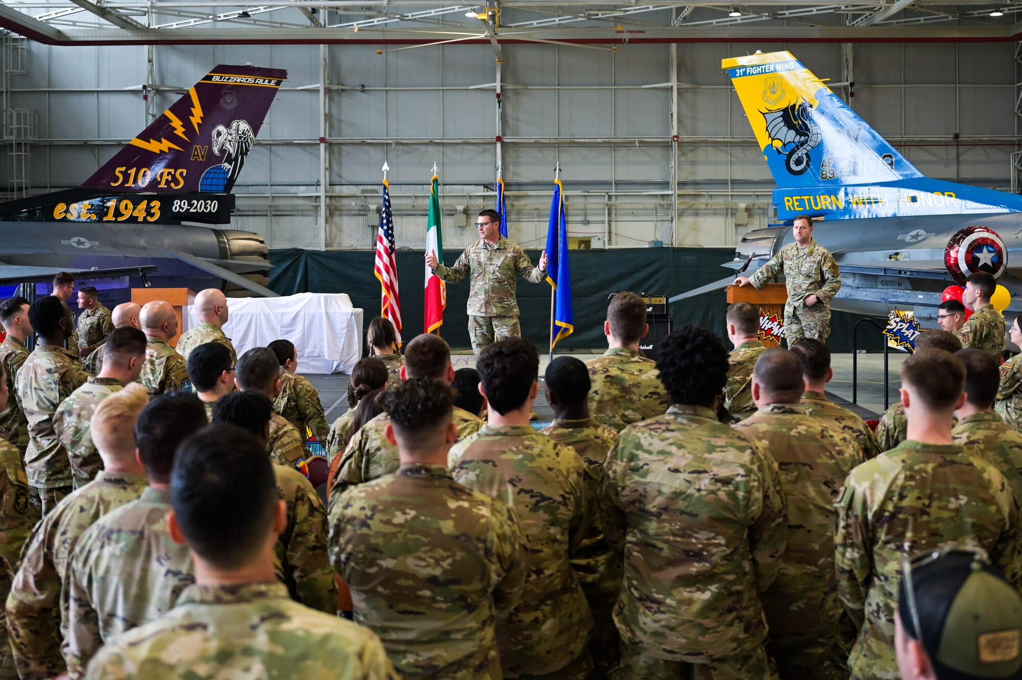 A U.S. Air Force Col. speaks to Airmen.