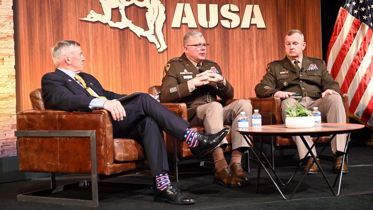 Maj. Gen. Eric P. Shirley meets with leaders at AUSA.