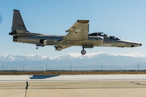 A TU-2S Dragon Lady assigned to the 9th Reconnaissance Wing, Beale Air Force Base, Calif., arrives at USAF Operating Location Plant 42 in Palmdale, California, to receive final paint coatings, Feb. 29. The aircraft returned to flight after nearly two years through the collaboration of the Air Force Life Cycle Management Center, 412th Test Wing at Edwards and Lockheed Martin Corporation. (Air Force photo by Richard Gonzales)