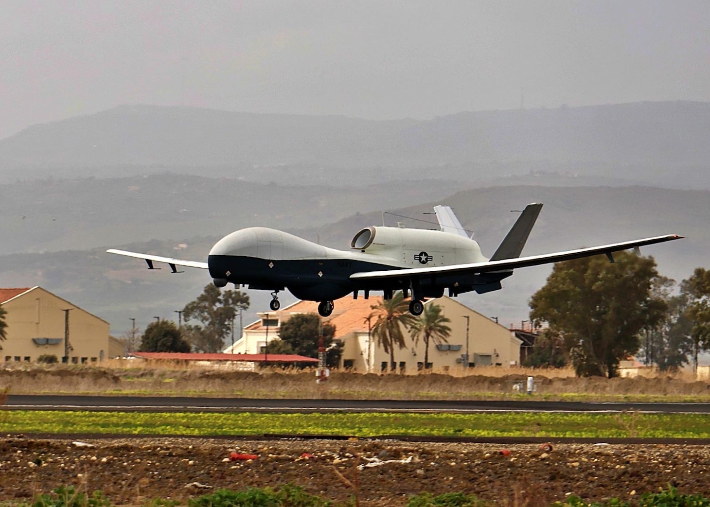 NAS Sigonella Welcomes First MQ-4C Triton > U.S. Fleet Forces Command ...