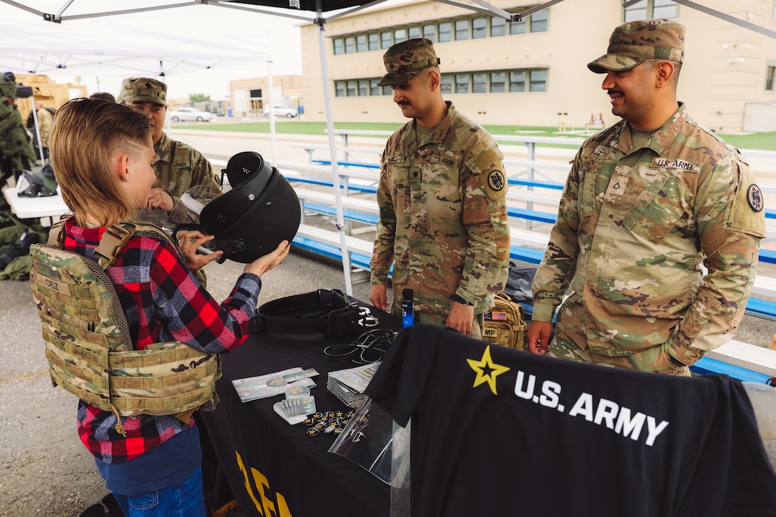 High school students explore diverse career paths at Meet Your Army recruiting event