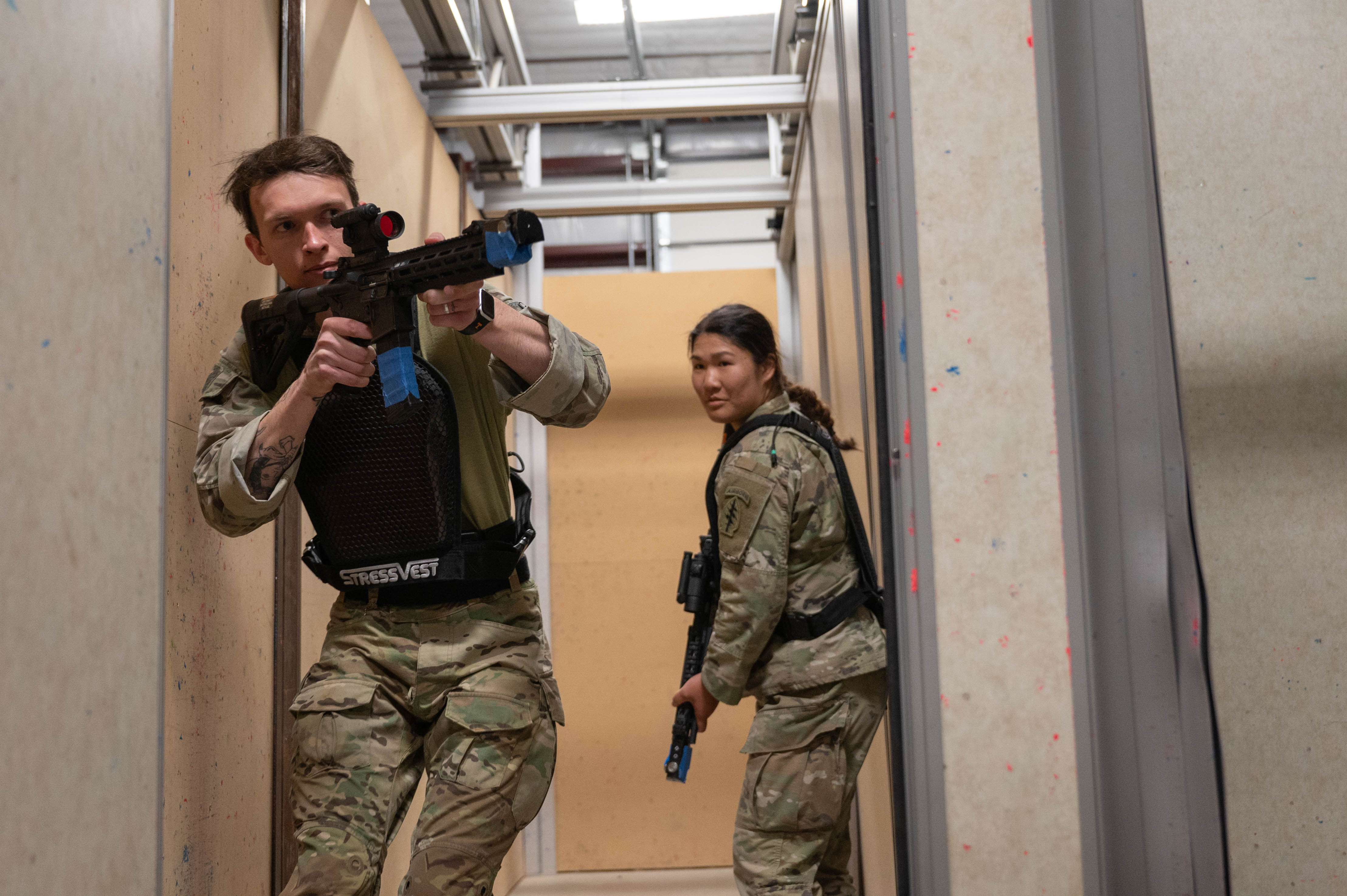 Service members aim for German Armed Forces Badge > Peterson and ...