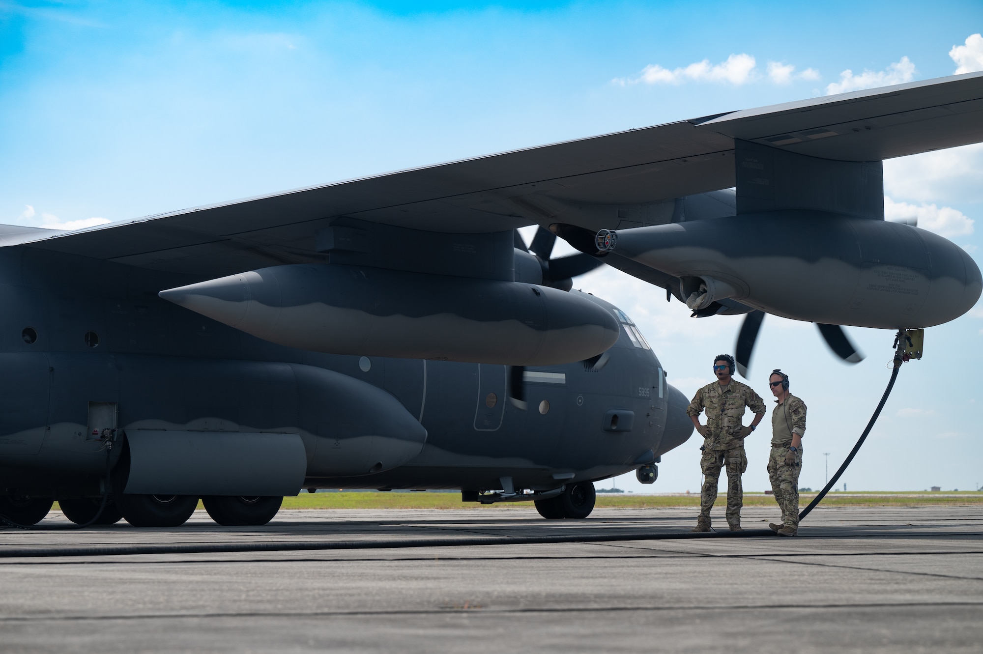 39th RQS loadmasters conduct FARP training