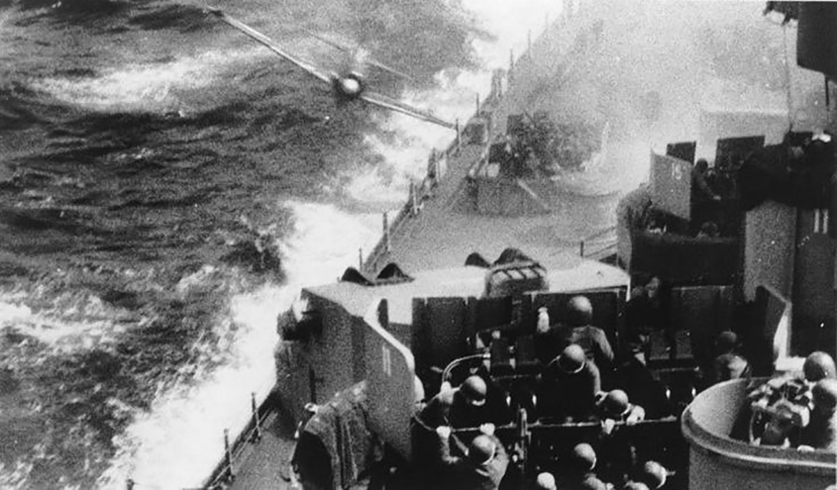 Kolakowski fig. 5: Photo of a kamikaze is about to strike USS Missouri off Okinawa