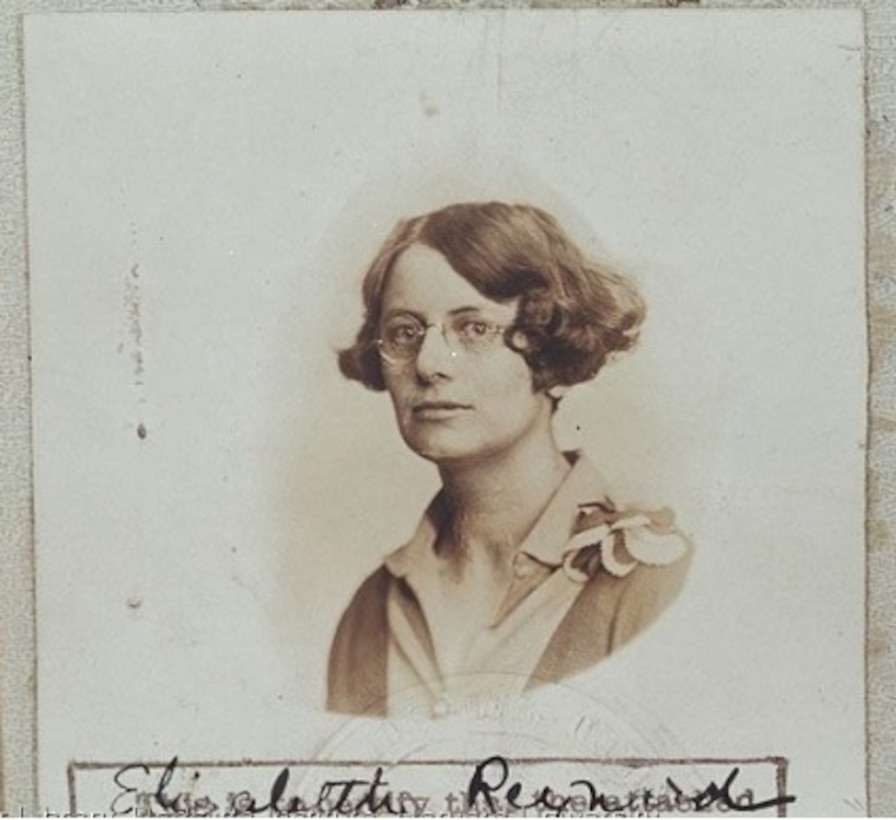 Passport photo of Elizabeth Reynard, ca. 1925–27. (Schlesinger Library, Harvard Radcliffe Institute)