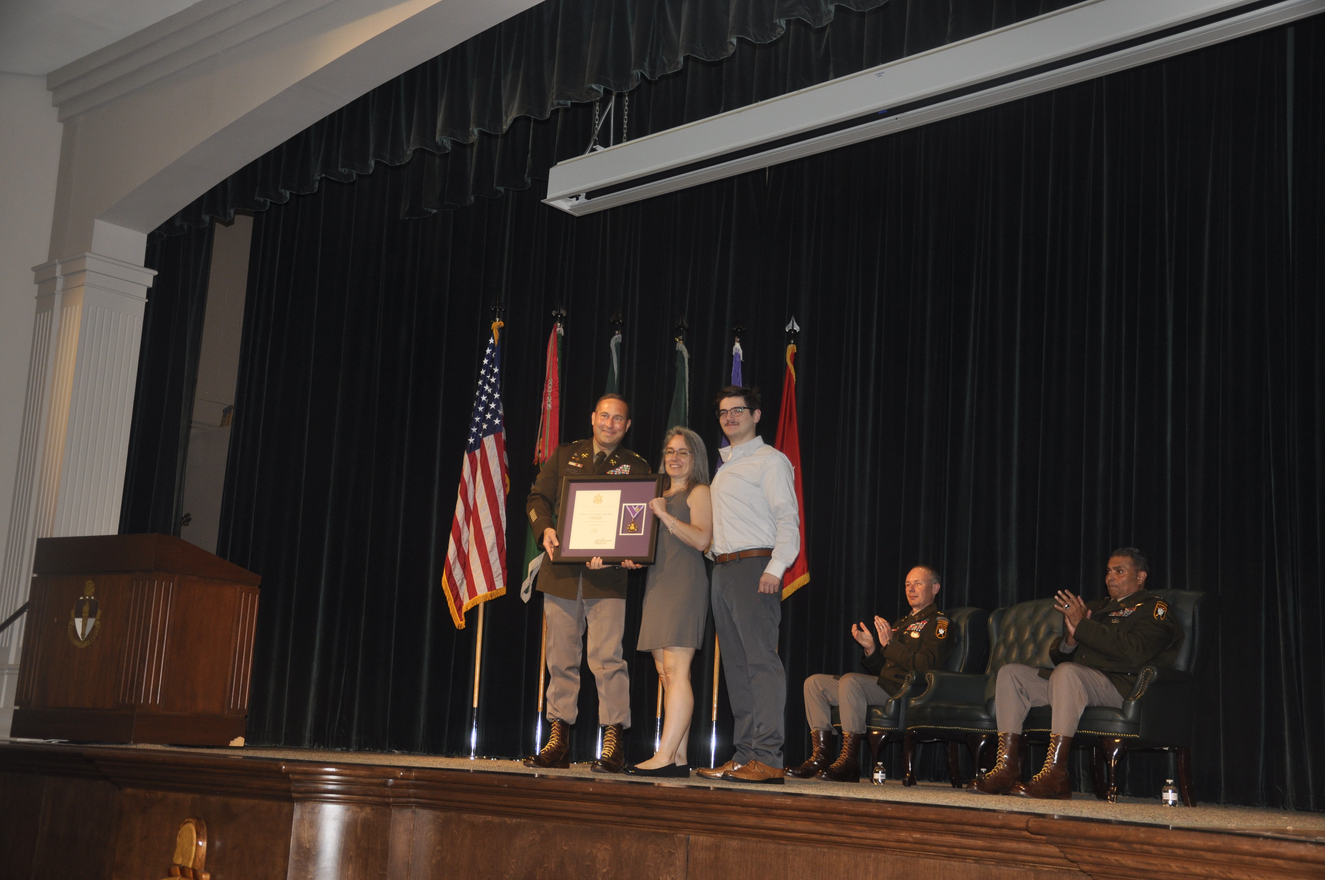 Legendary 353rd CACOM commander honored > U.S. Army Reserve > News-Display