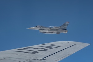 Photo of a F-16