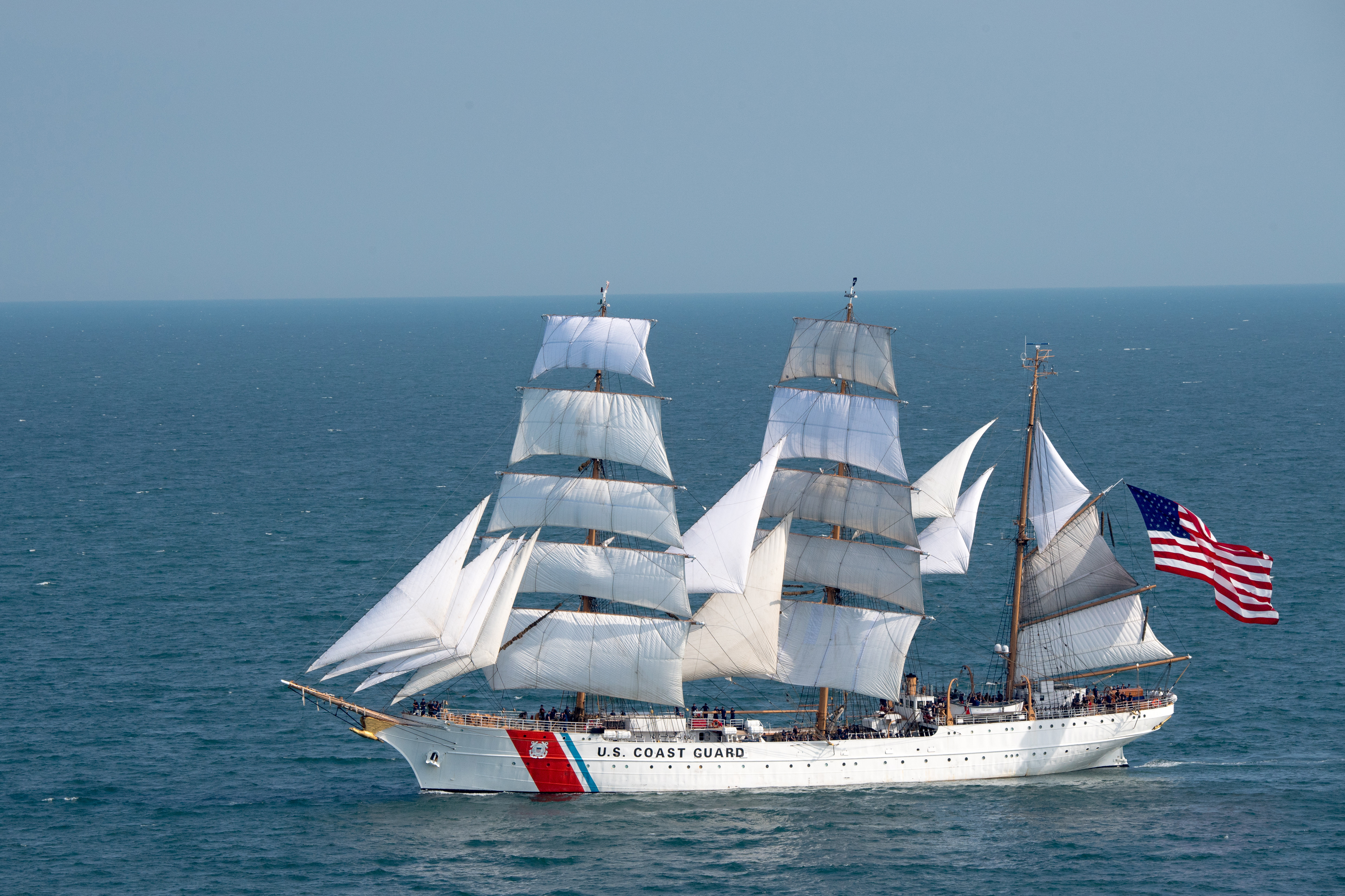 アイボリー スカジャン U.S. Coast Guard USCGC EAGLE WIX-327 *COAST GUARD *USCG*2-SIDED PERFORMANCE