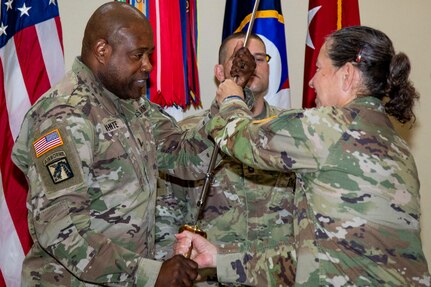 Army Reserve welcomes new command chief warrant officer