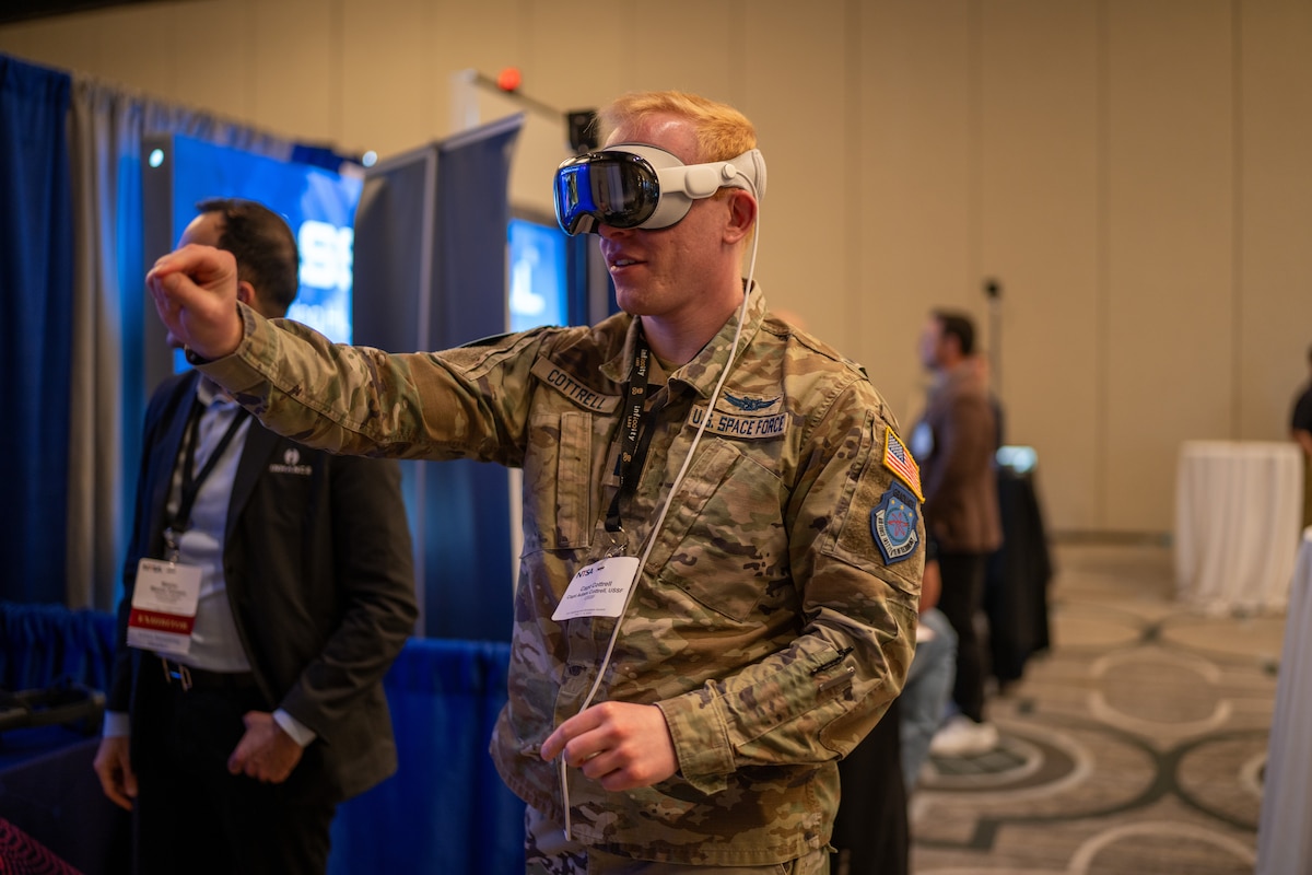 Guardian uses VR goggles