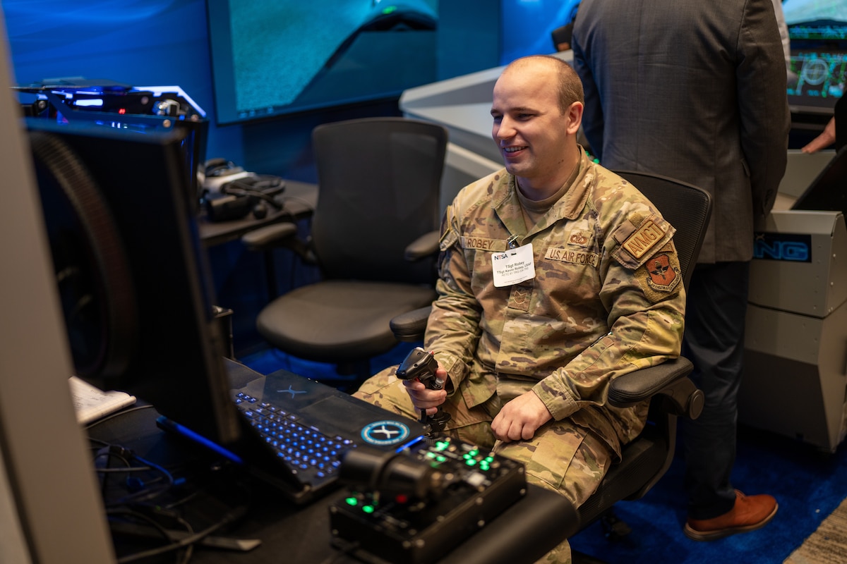 Airman uses flight simulator