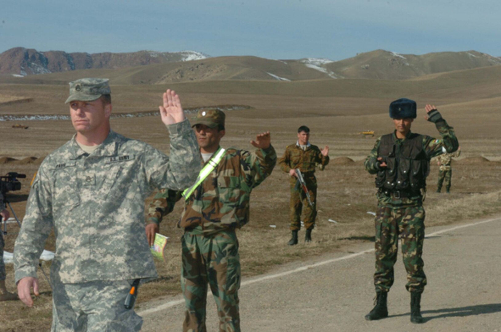 Tajik NCOs learn new responsibilities during U.S.-led exchange