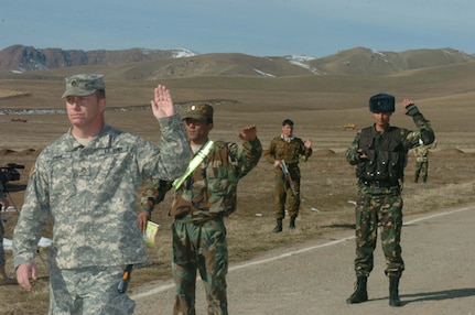 Tajik NCOs learn new responsibilities during U.S.-led exchange